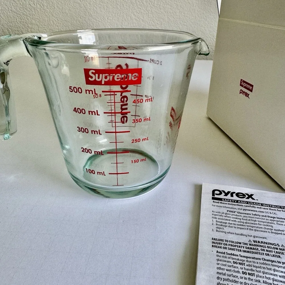 Pyrex Supreme Edition Glass Measuring Cup- 2 Cups New In Box